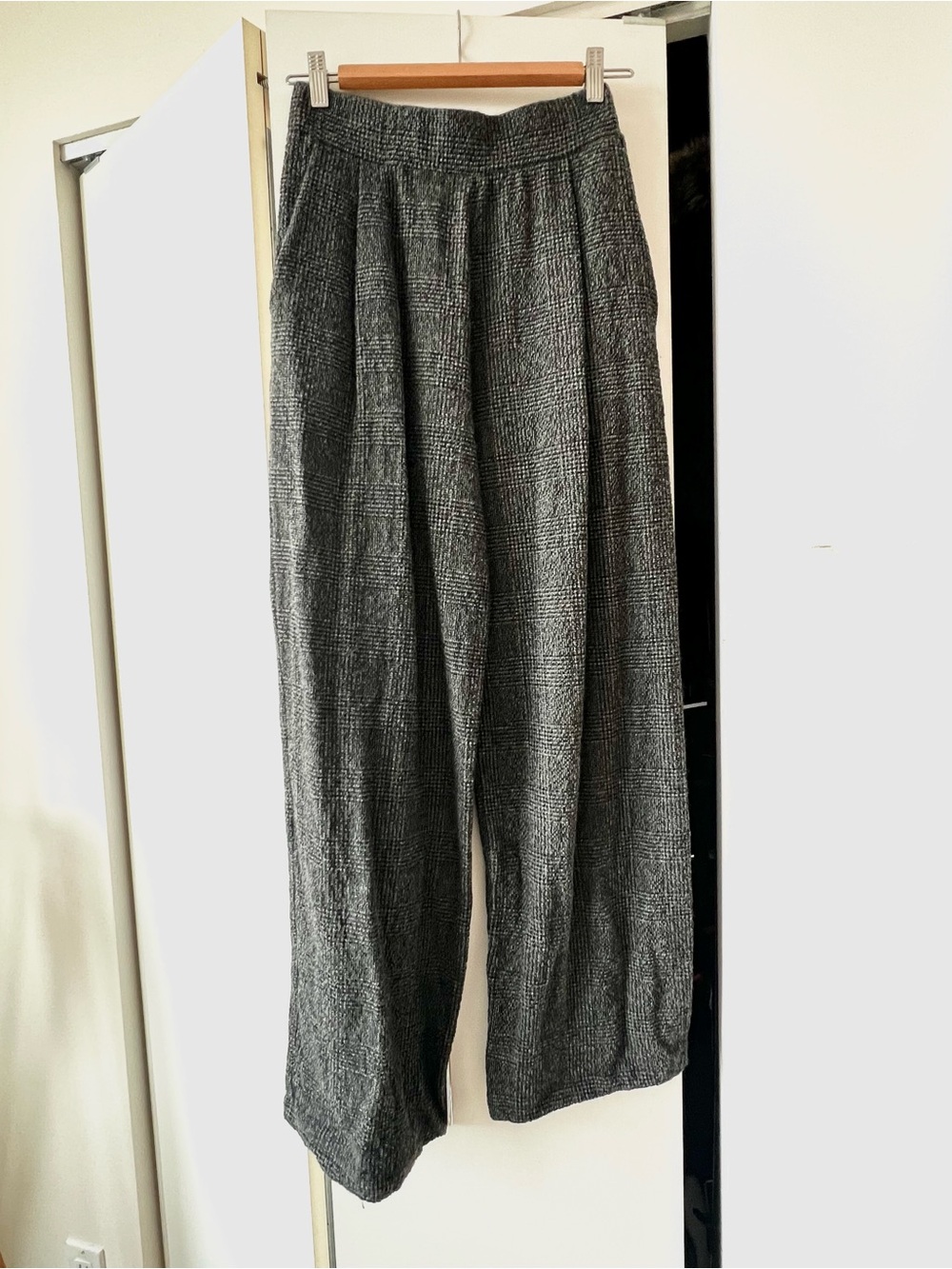LESET Pleated Prince of Wales Tailored Checked Alpaca-blend Wide-leg Pants - Picture 6 of 9